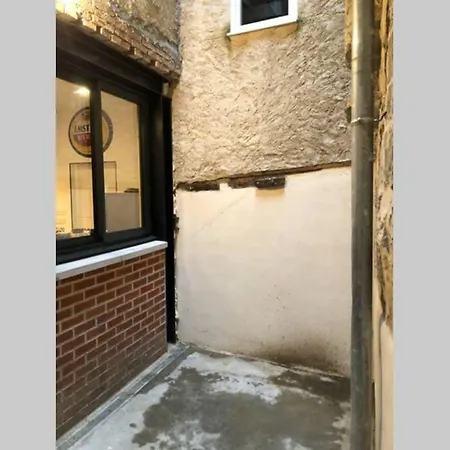 : Privee Au Pied De La Cathedrale Apartment
